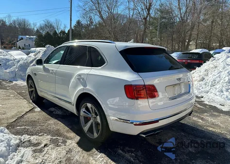 2019 Bentley Bentayga z USA, uszkodzony, nr VIN SJAAM2ZV1KC026676